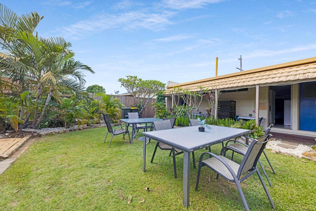 Bundaberg Coral Villa Motor Inn Exterior photo