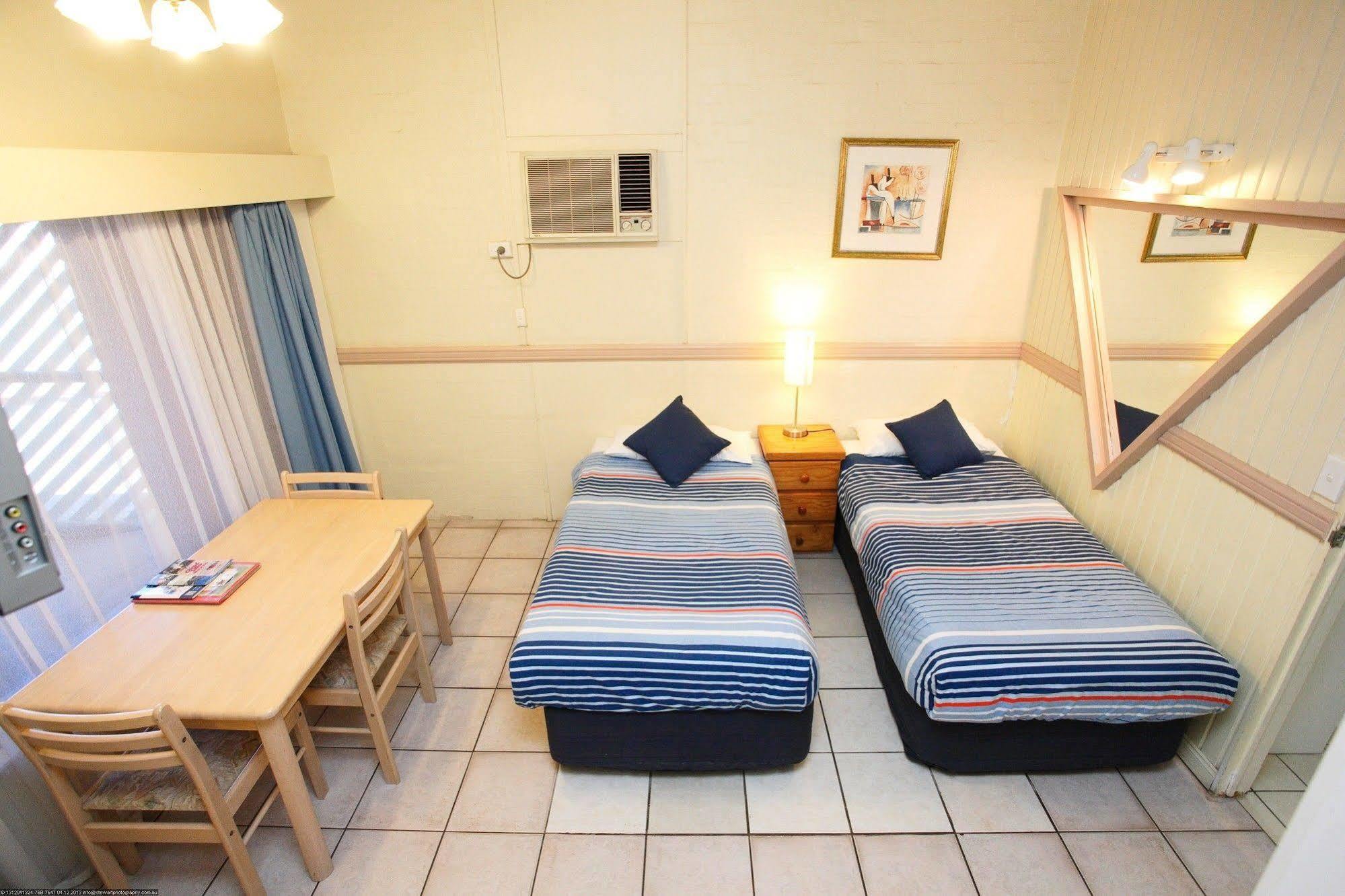 Bundaberg Coral Villa Motor Inn Exterior photo