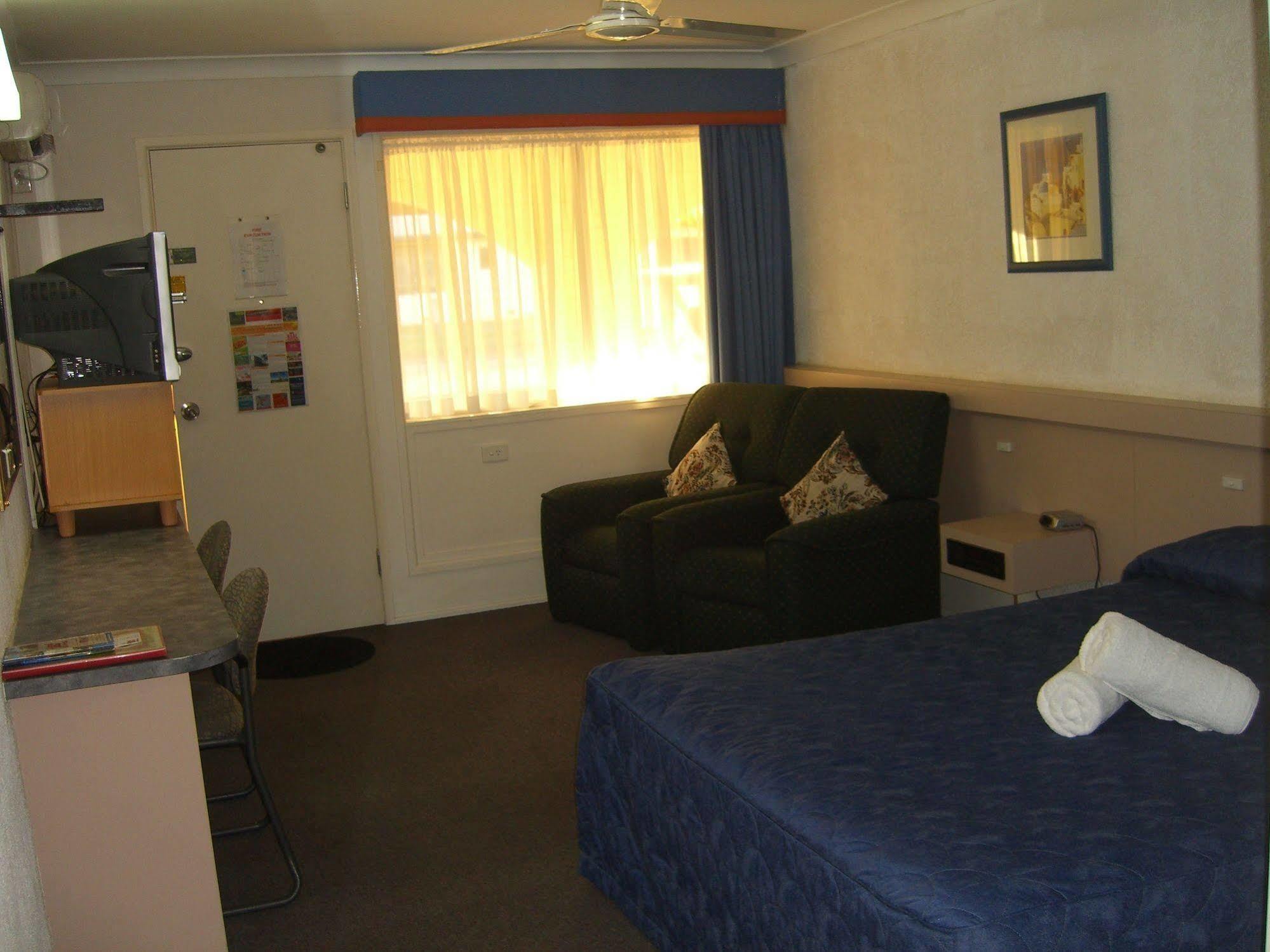 Bundaberg Coral Villa Motor Inn Exterior photo