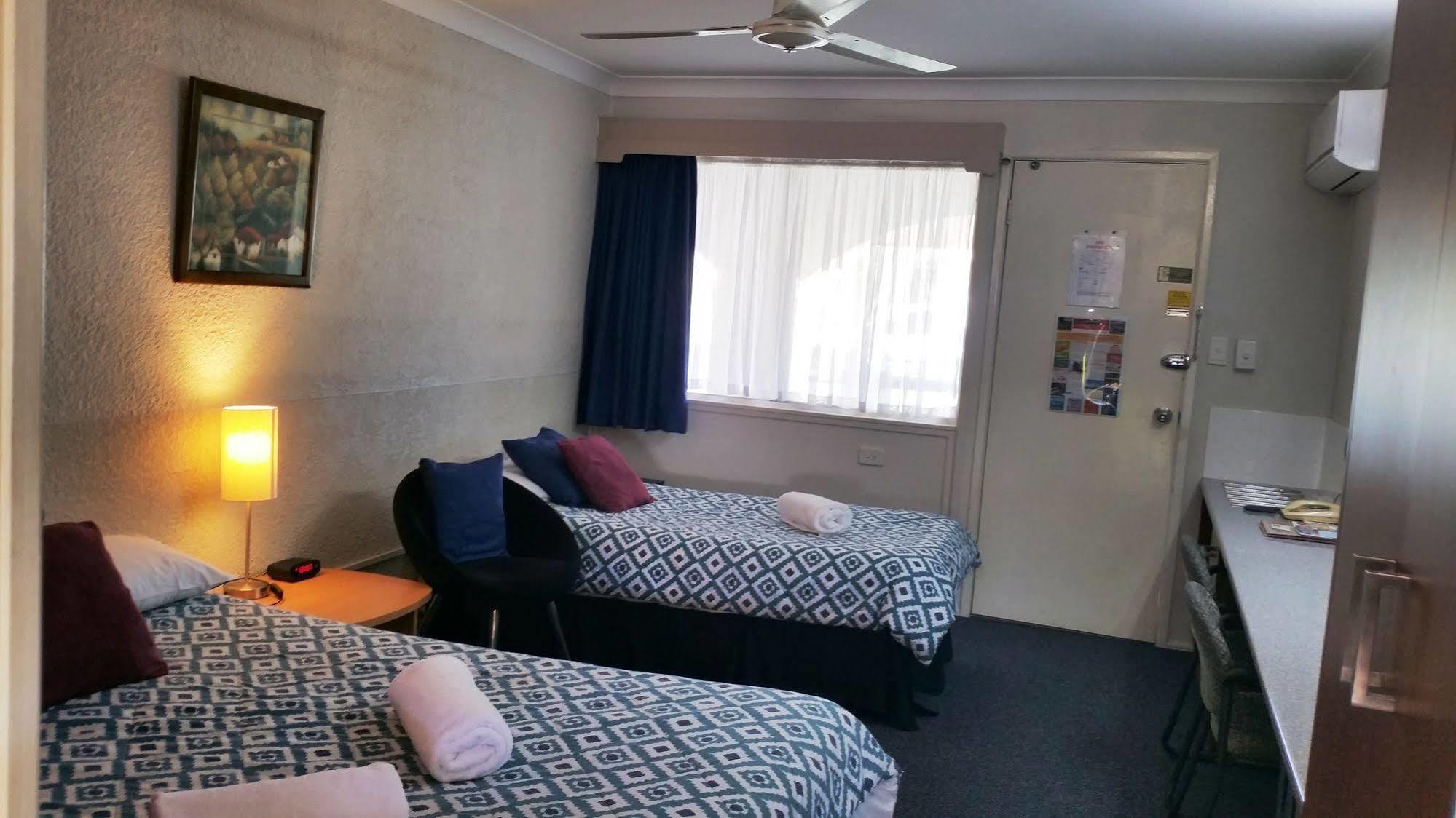 Bundaberg Coral Villa Motor Inn Exterior photo