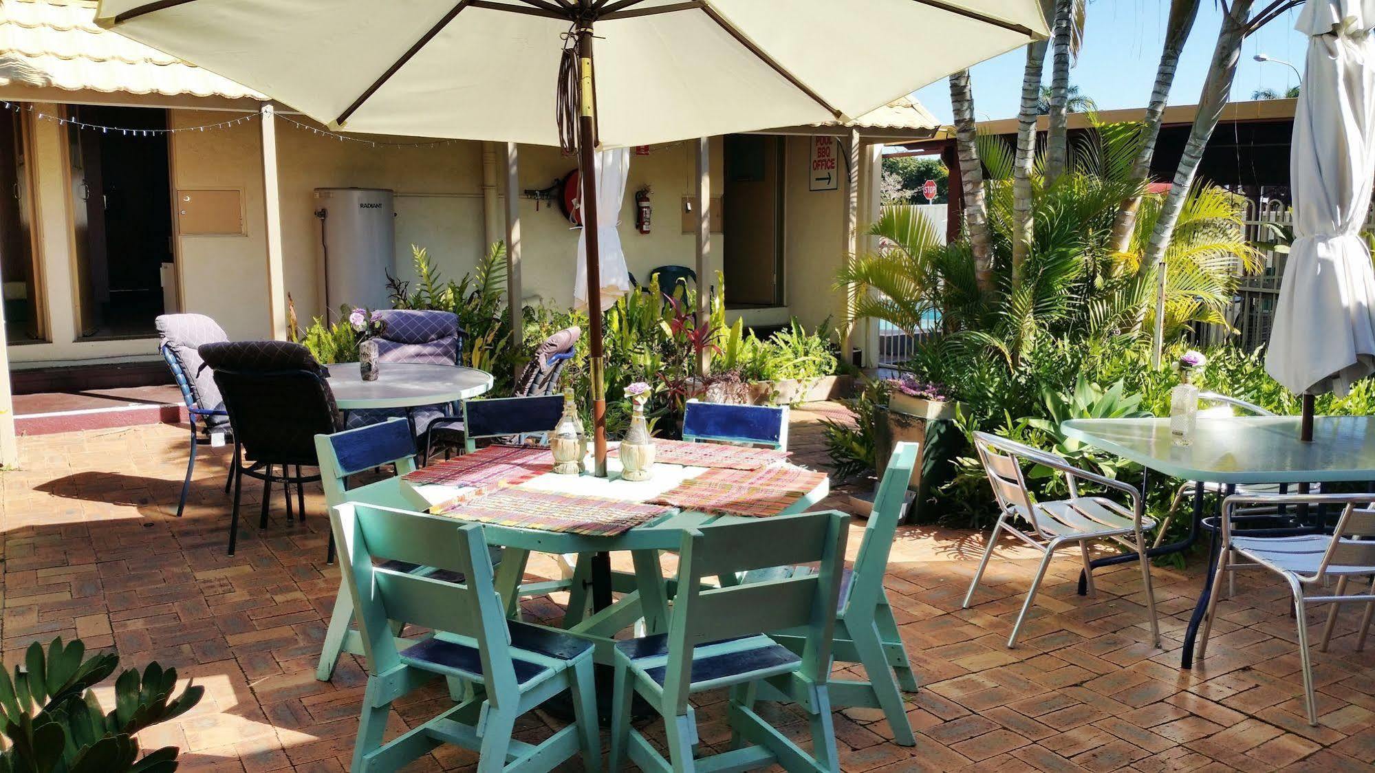 Bundaberg Coral Villa Motor Inn Exterior photo